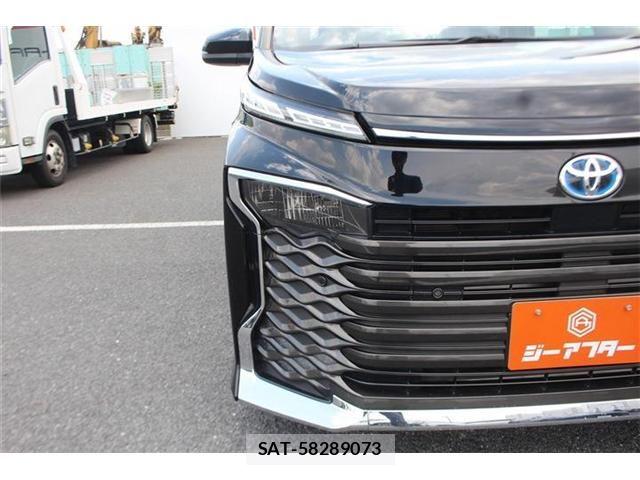 Toyota VOXY HYBRID 2023-09 7458794-21