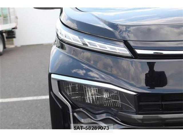 Toyota VOXY HYBRID 2023-09 7458794-22