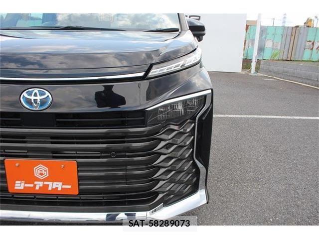 Toyota VOXY HYBRID 2023-09 7458794-23