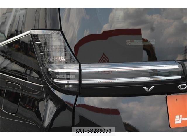 Toyota VOXY HYBRID 2023-09 7458794-25