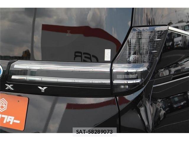 Toyota VOXY HYBRID 2023-09 7458794-26