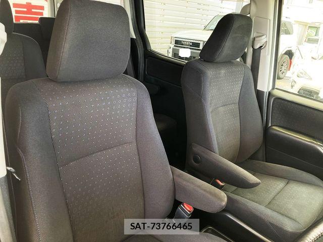 Toyota VOXY HYBRID 2014-10 7458812-16