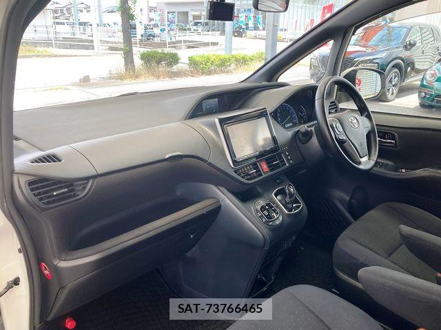 Toyota VOXY HYBRID 2014-10 7458812-18
