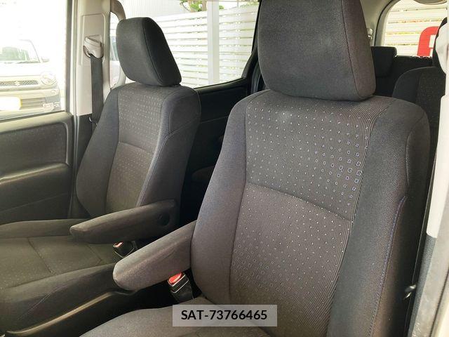 Toyota VOXY HYBRID 2014-10 7458812-19