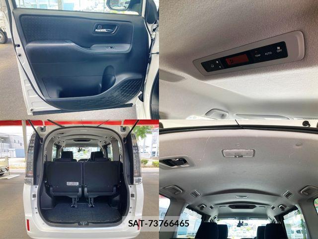 Toyota VOXY HYBRID 2014-10 7458812-22