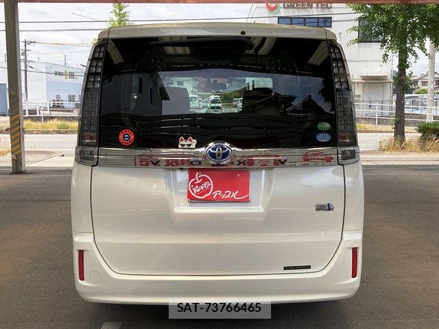 Toyota VOXY HYBRID 2014-10 7458812-5