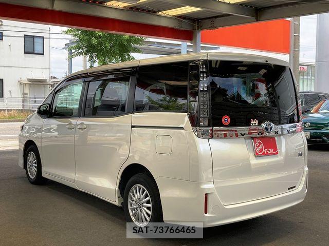 Toyota VOXY HYBRID 2014-10 7458812-6