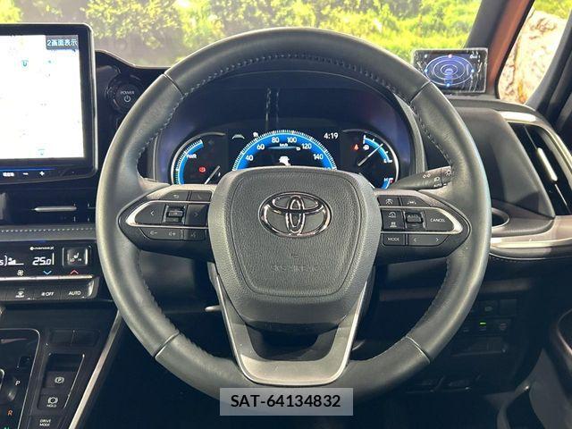 Toyota VOXY HYBRID 2024-02 7458771-11