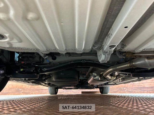 Toyota VOXY HYBRID 2024-02 7458771-18