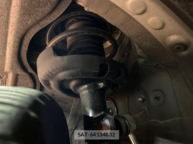 Toyota VOXY HYBRID 2024-02 7458771-19