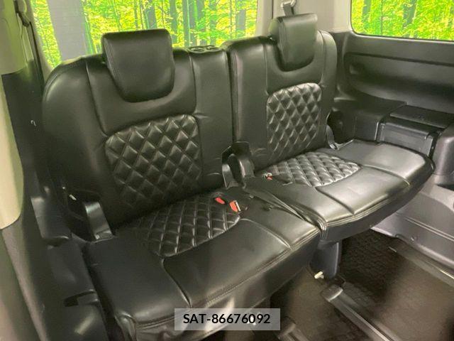 Toyota VOXY HYBRID 2015-06 7458815-10