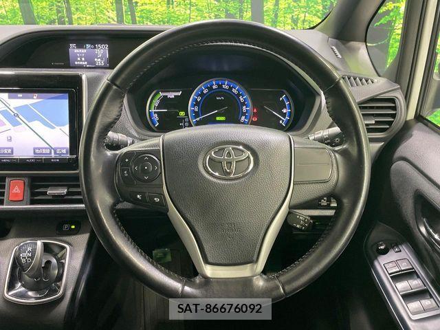 Toyota VOXY HYBRID 2015-06 7458815-12