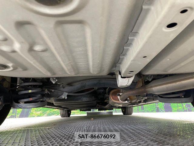 Toyota VOXY HYBRID 2015-06 7458815-18