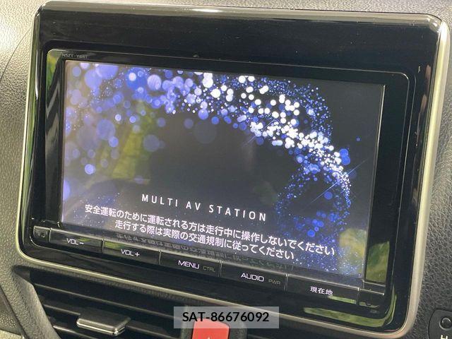 Toyota VOXY HYBRID 2015-06 7458815-5