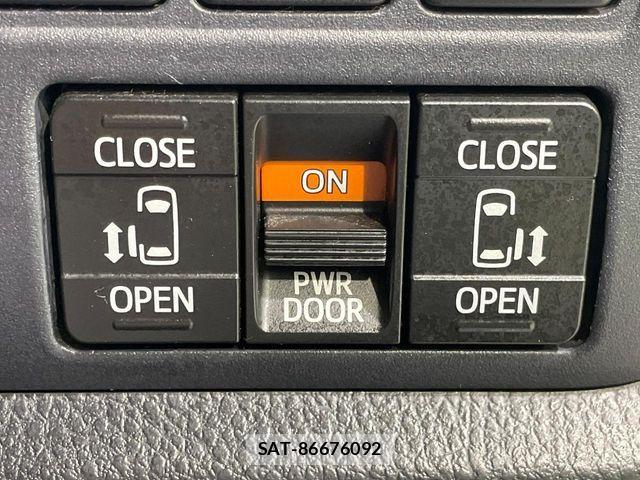 Toyota VOXY HYBRID 2015-06 7458815-7