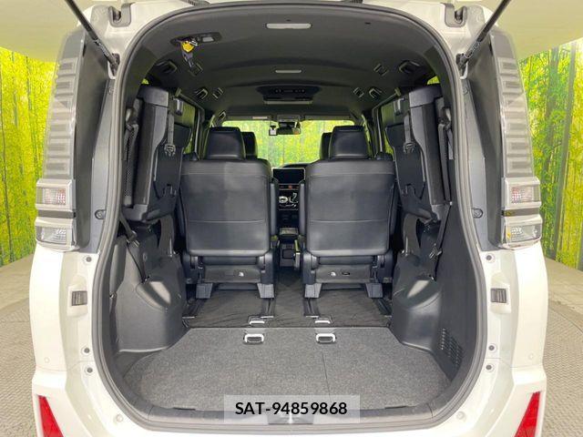 Toyota VOXY HYBRID 2021-05 7458793-10
