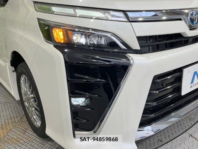 Toyota VOXY HYBRID 2021-05 7458793-12