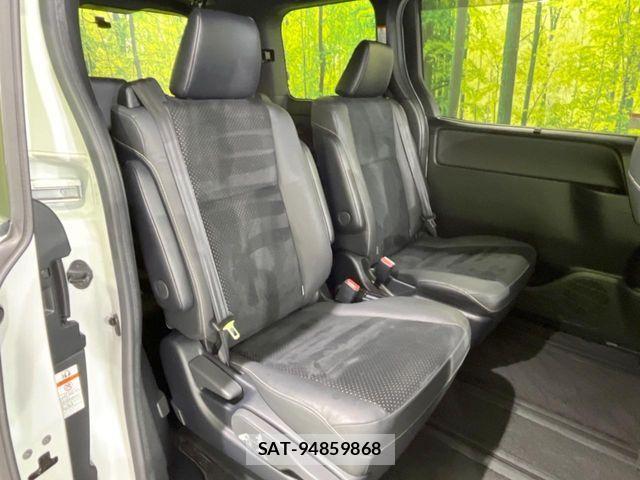 Toyota VOXY HYBRID 2021-05 7458793-8