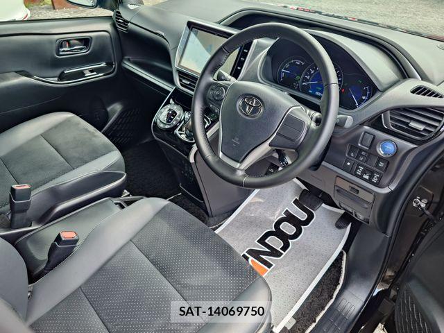 Toyota VOXY HYBRID 2021-05 7503679-10