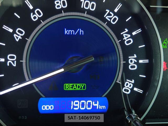 Toyota VOXY HYBRID 2021-05 7503679-13