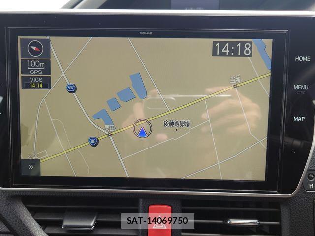Toyota VOXY HYBRID 2021-05 7503679-14