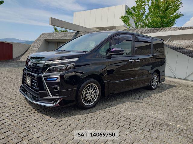 Toyota VOXY HYBRID 2021-05 7503679-1