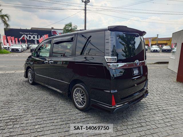Toyota VOXY HYBRID 2021-05 7503679-3