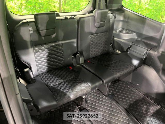 Toyota VOXY HYBRID 2023-10 7503671-9