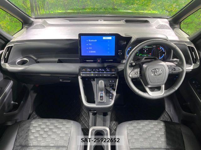 Toyota VOXY HYBRID 2023-10 7503671-1