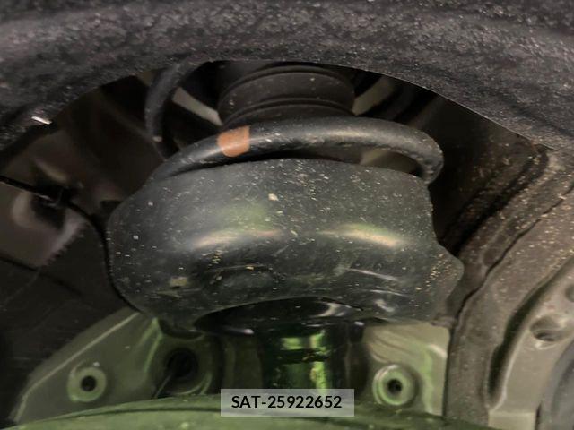Toyota VOXY HYBRID 2023-10 7503671-19