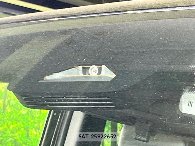 Toyota VOXY HYBRID 2023-10 7503671-6