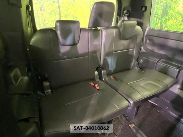 Toyota VOXY HYBRID 2018-10 7503697-9