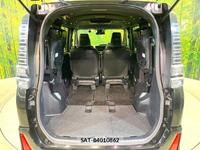 Toyota VOXY HYBRID 2018-10 7503697-10