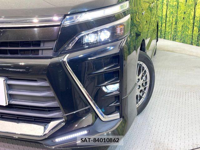 Toyota VOXY HYBRID 2018-10 7503697-12