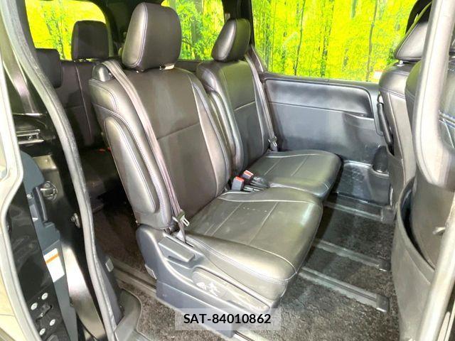 Toyota VOXY HYBRID 2018-10 7503697-8