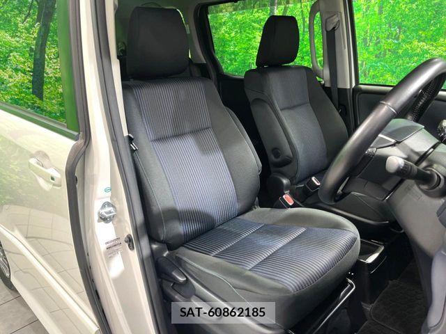 Toyota VOXY HYBRID 2016-06 7503696-9
