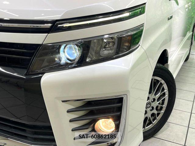 Toyota VOXY HYBRID 2016-06 7503696-14