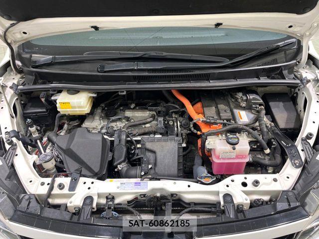 Toyota VOXY HYBRID 2016-06 7503696-18