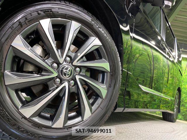 Toyota VOXY HYBRID 2024-05 7503672-12