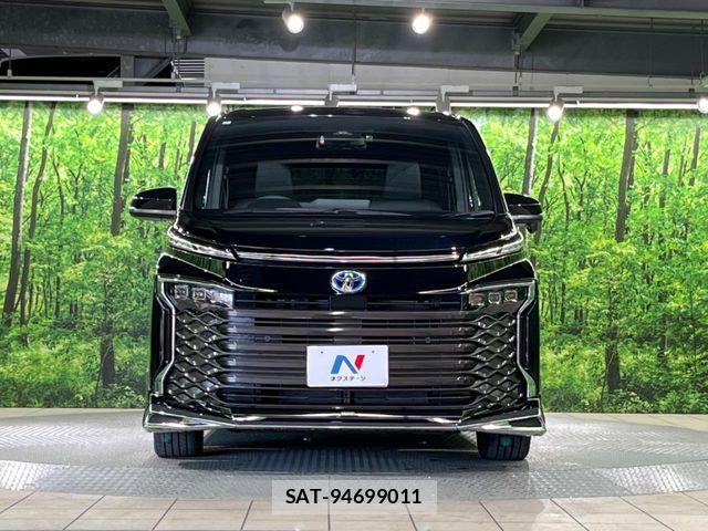 Toyota VOXY HYBRID 2024-05 7503672-13