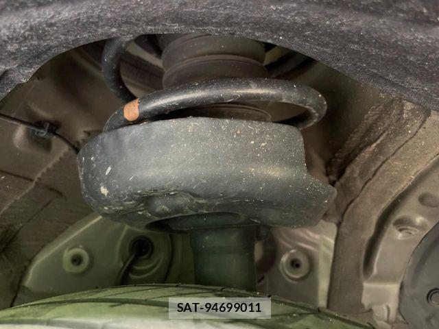 Toyota VOXY HYBRID 2024-05 7503672-18