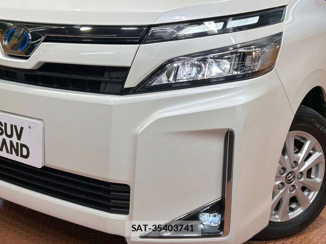 Toyota VOXY HYBRID 2017-08 7503688-13