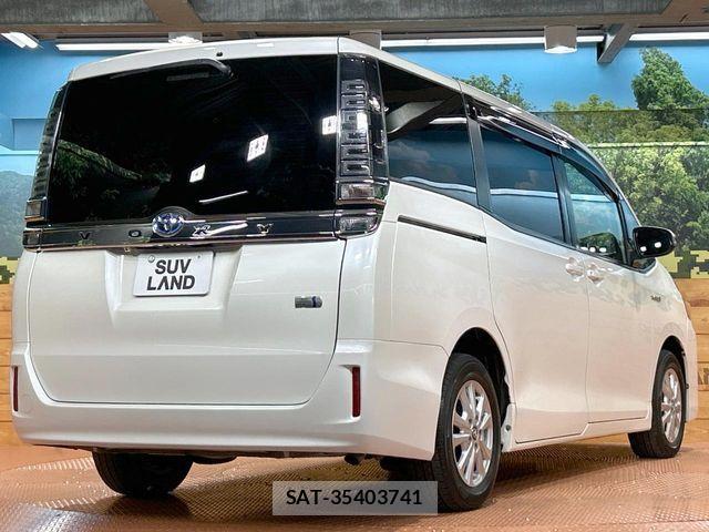Toyota VOXY HYBRID 2017-08 7503688-18