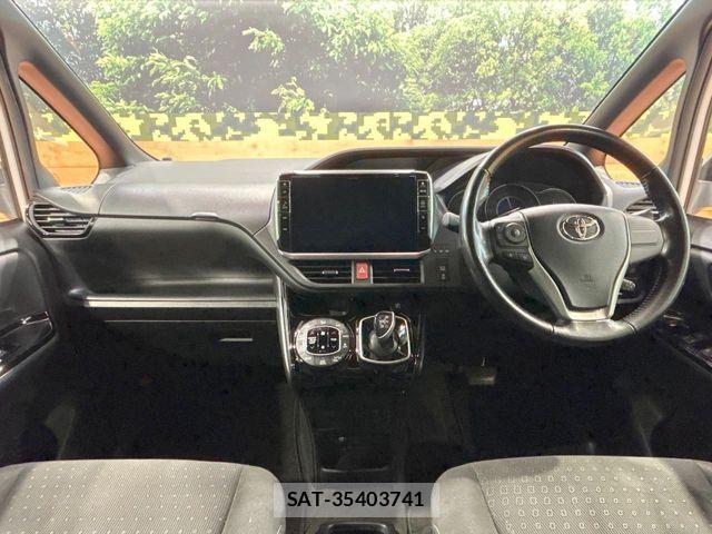 Toyota VOXY HYBRID 2017-08 7503688-1