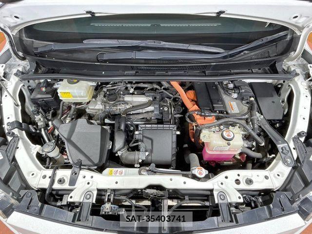 Toyota VOXY HYBRID 2017-08 7503688-19