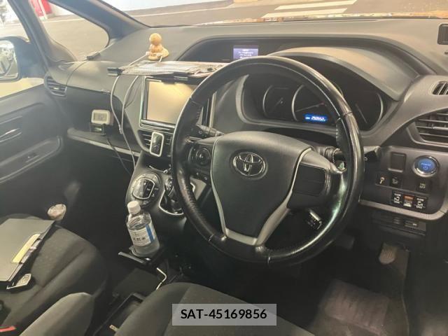Toyota VOXY HYBRID 2014-06 7503701-10