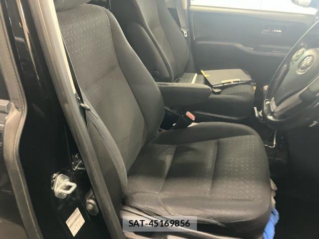 Toyota VOXY HYBRID 2014-06 7503701-11