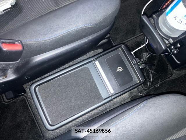 Toyota VOXY HYBRID 2014-06 7503701-21