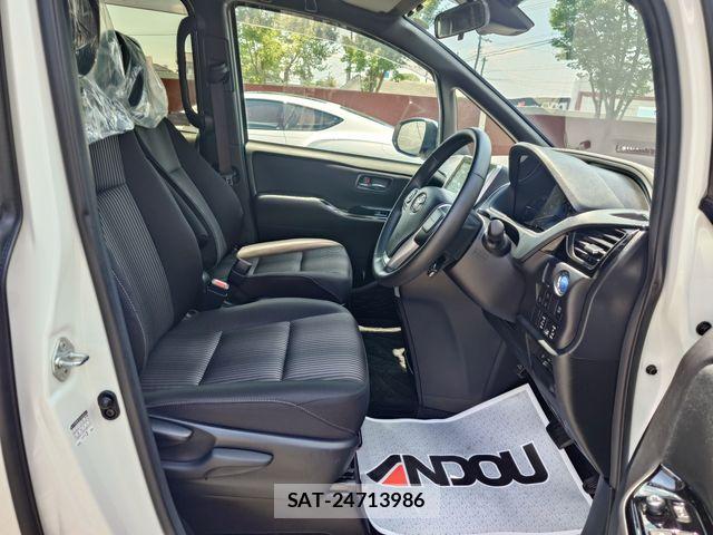 Toyota VOXY HYBRID 2019-12 7503685-9