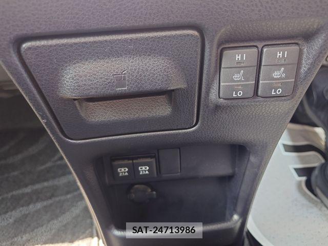 Toyota VOXY HYBRID 2019-12 7503685-16